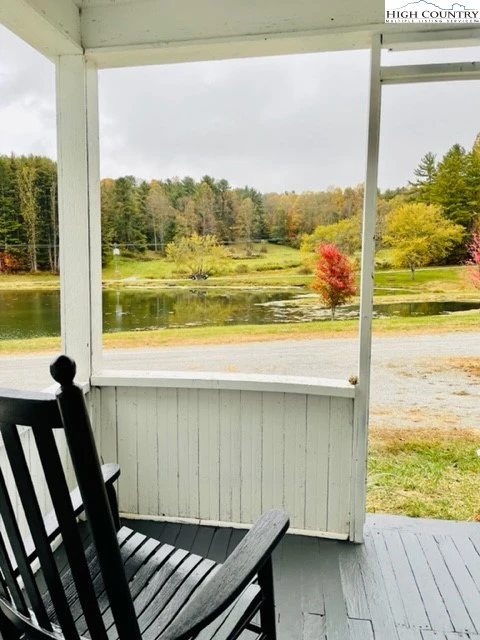 Image number 3 for the current listing