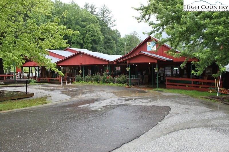 Image number 1 for the current listing