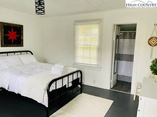 Image number 5 for the current listing