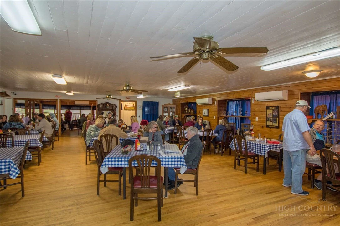 Image number 9 for the current listing