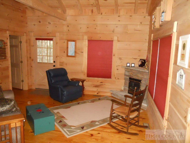 Image number 12 for the current listing