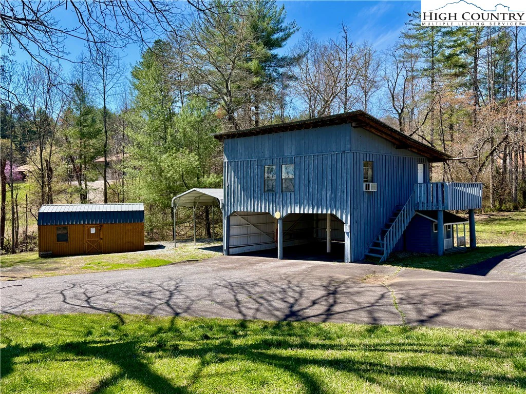 Image number 13 for the current listing