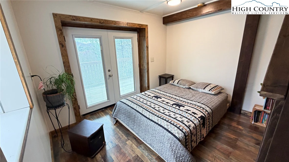 Image number 10 for the current listing