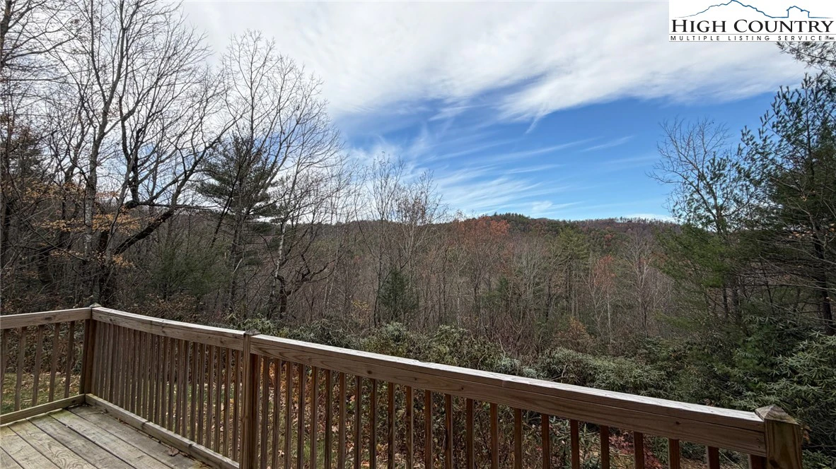 Image number 16 for the current listing