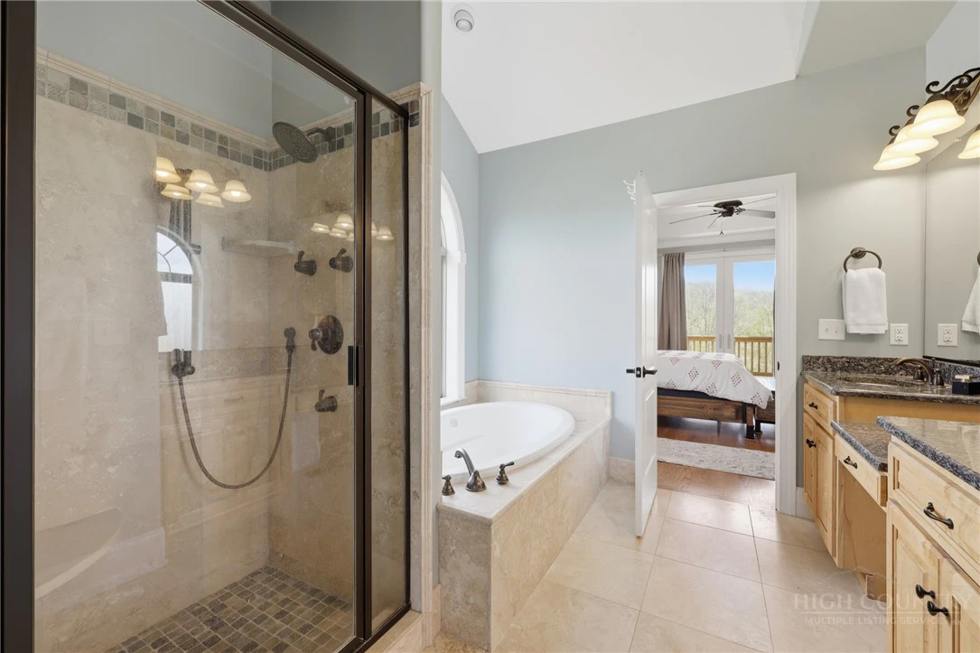 Image number 6 for the current listing