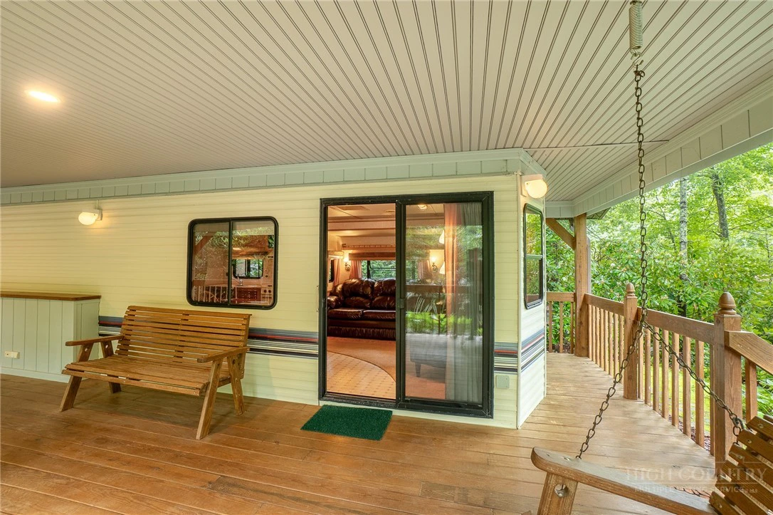 Image number 2 for the current listing