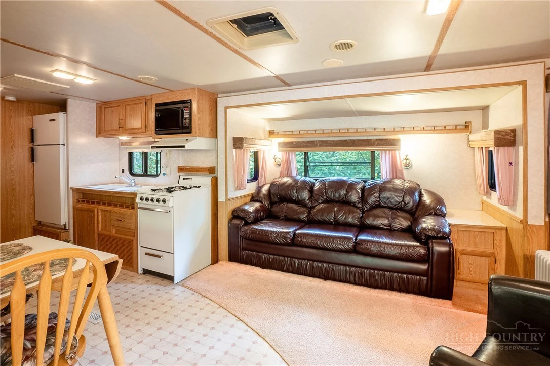 Image number 6 for the current listing