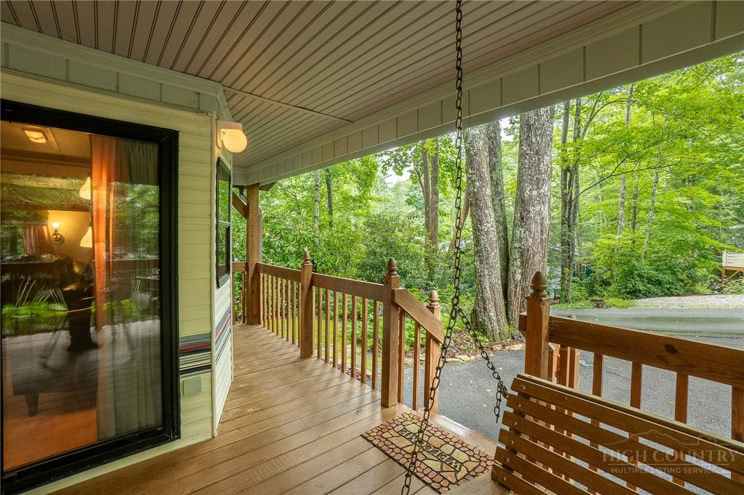 Image number 16 for the current listing