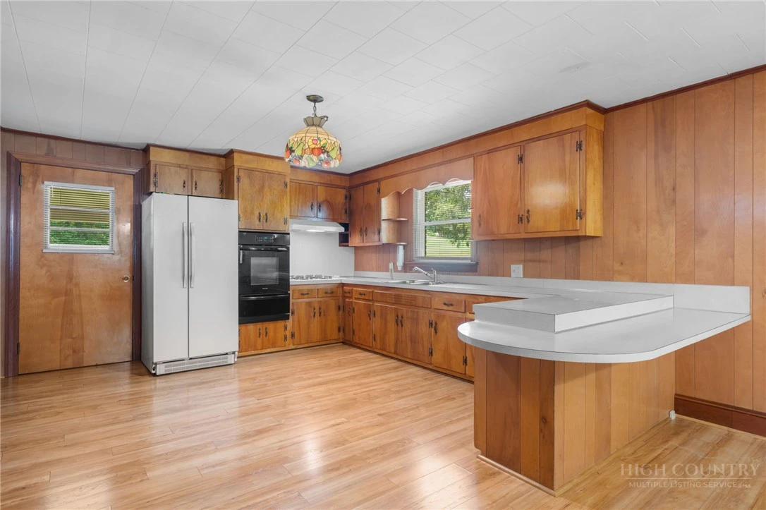 Image number 7 for the current listing