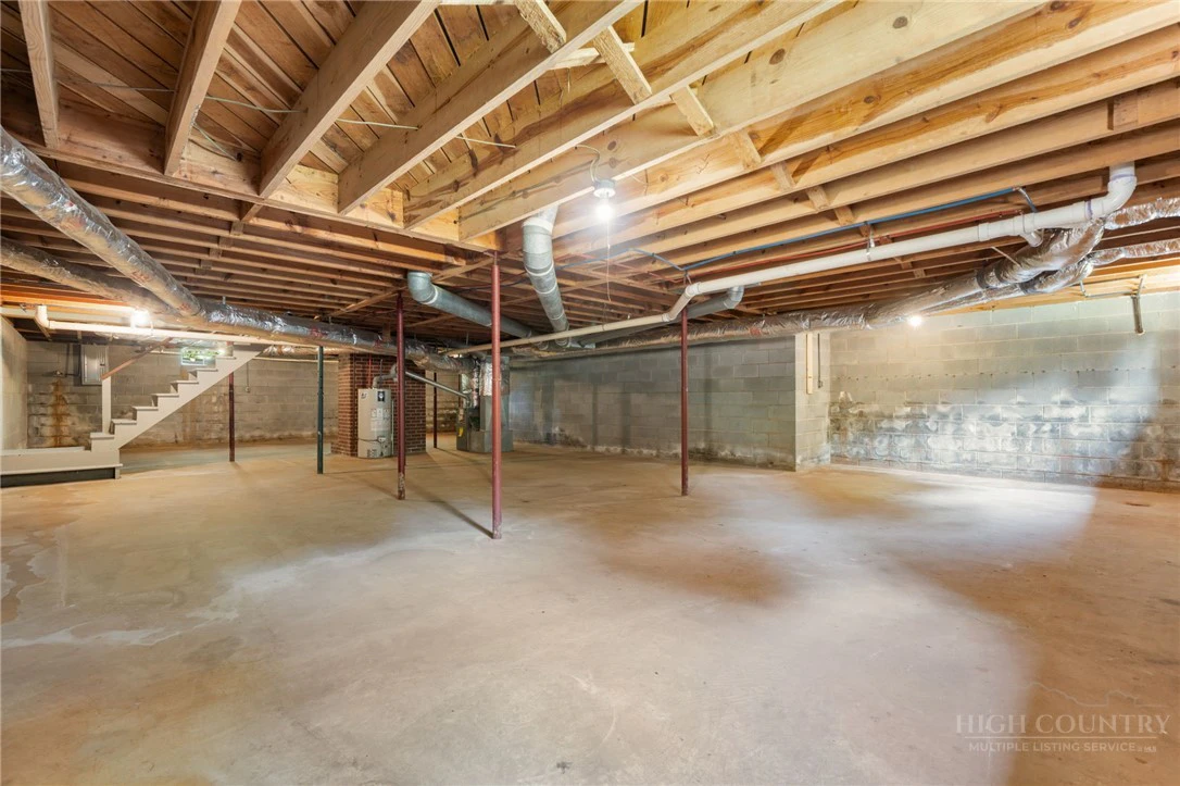 Image number 19 for the current listing