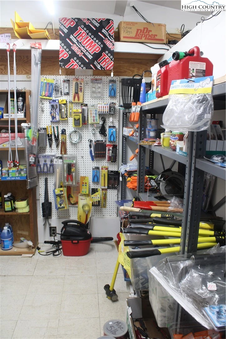 Image number 5 for the current listing