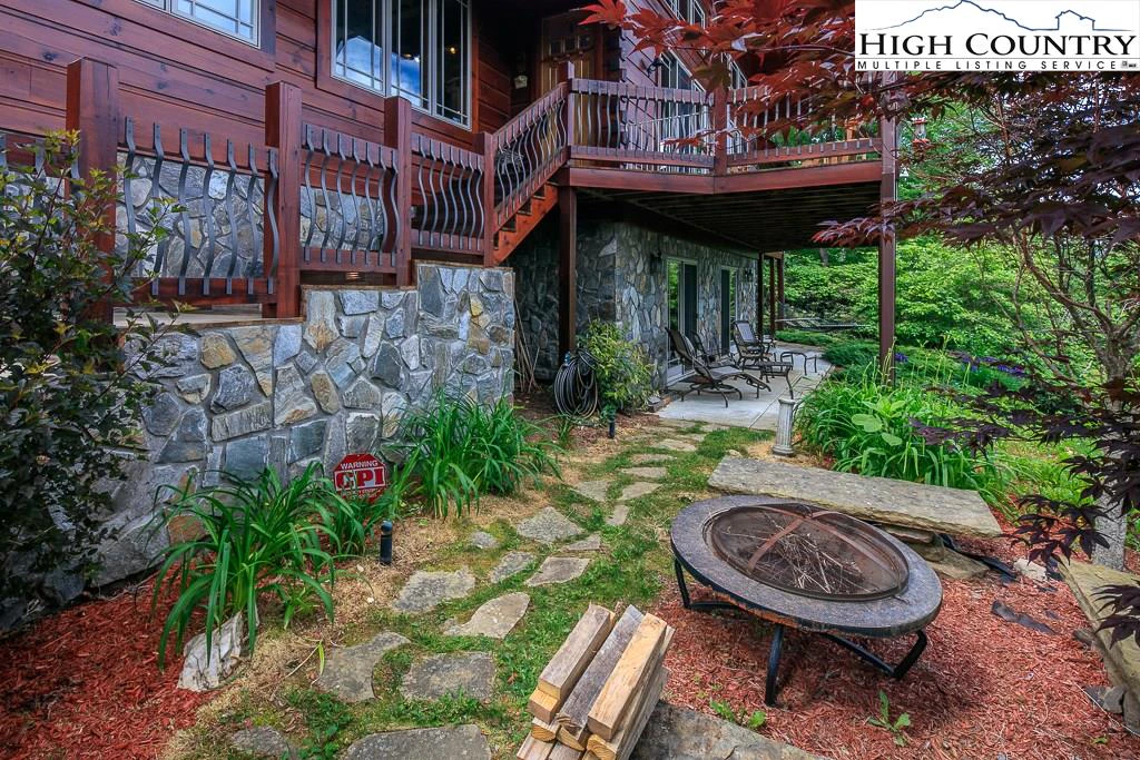Image number 15 for the current listing