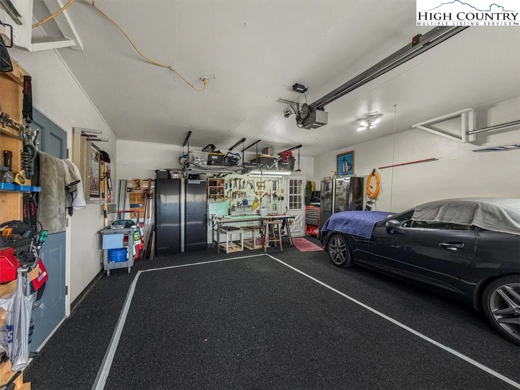 Image number 16 for the current listing