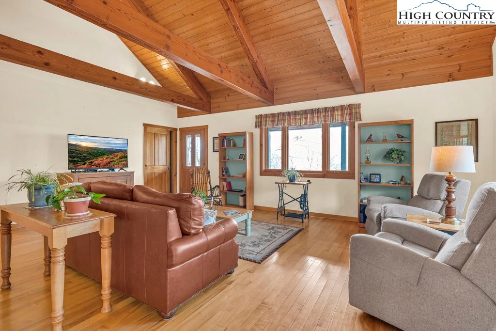 Image number 21 for the current listing