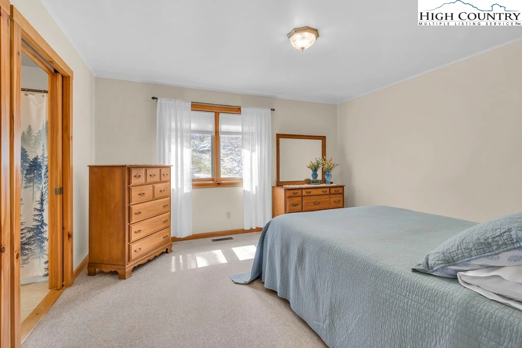 Image number 6 for the current listing