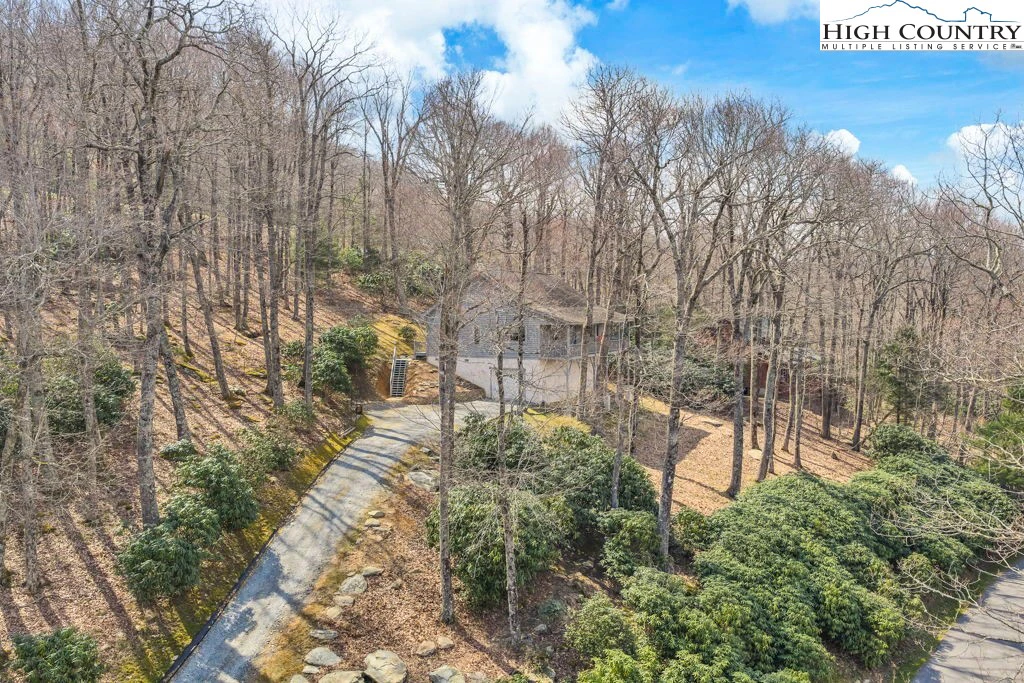 Image number 17 for the current listing