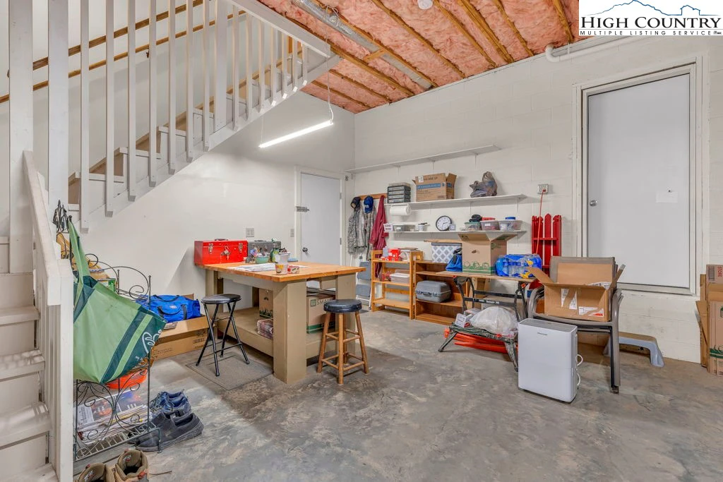 Image number 2 for the current listing