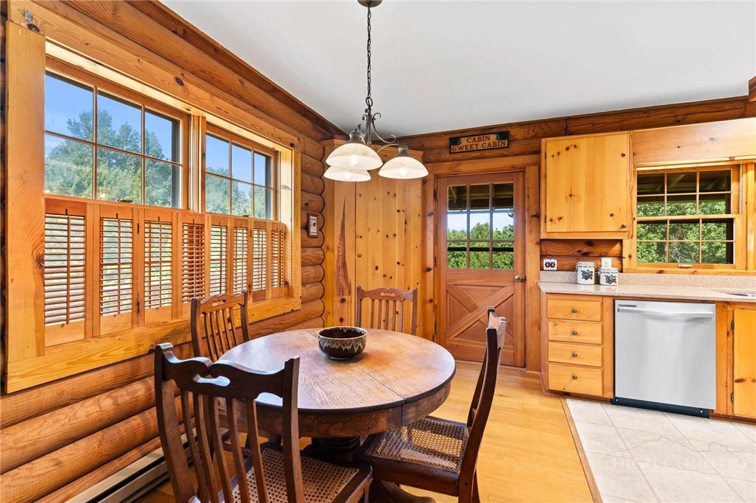 Image number 11 for the current listing