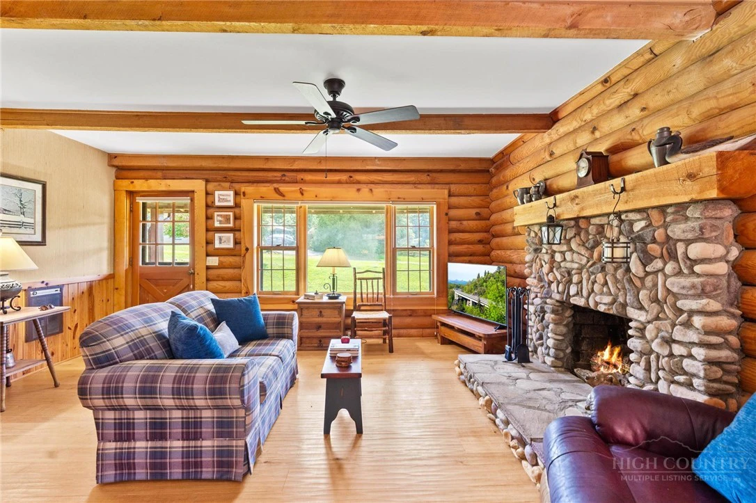 Image number 5 for the current listing
