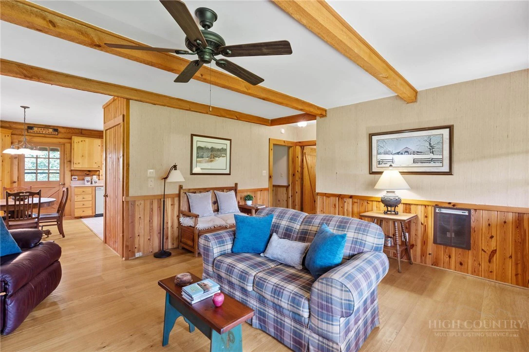 Image number 13 for the current listing