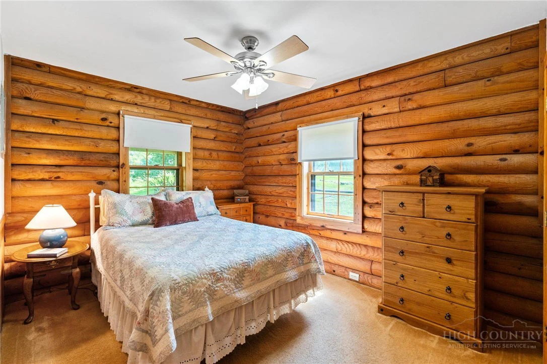 Image number 18 for the current listing