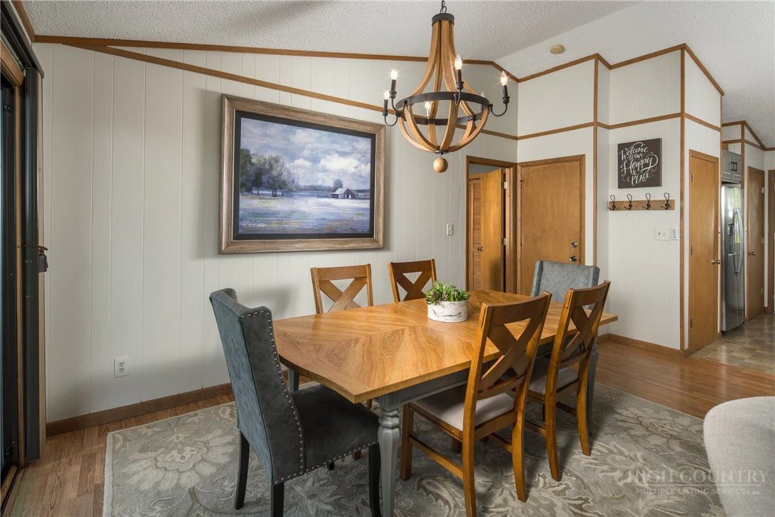 Image number 5 for the current listing
