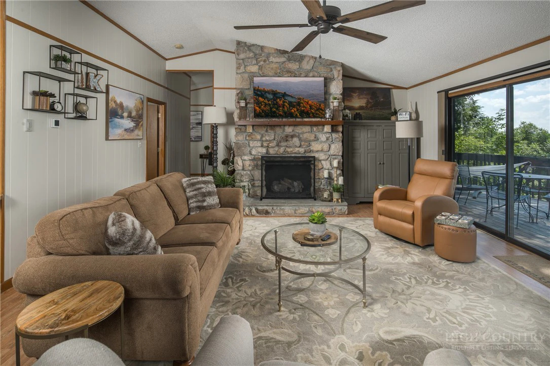 Image number 7 for the current listing
