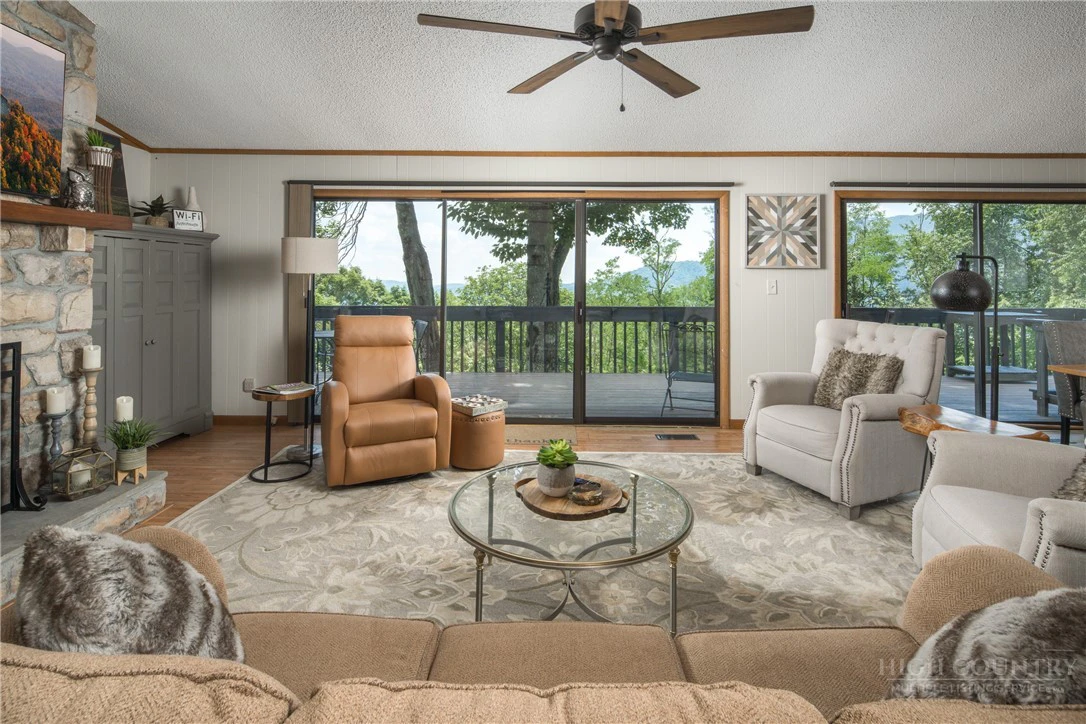 Image number 8 for the current listing