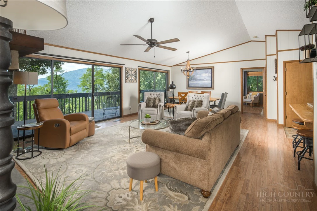 Image number 12 for the current listing