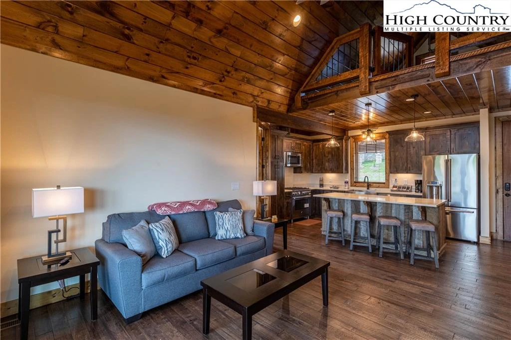 Image number 5 for the current listing