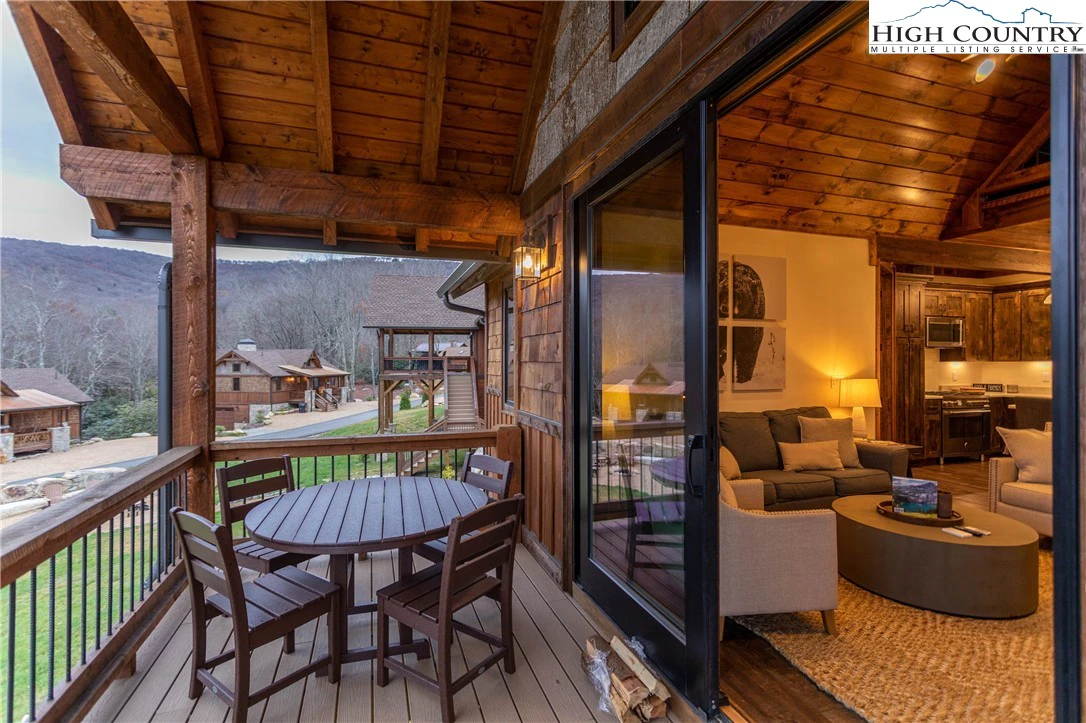 Image number 2 for the current listing