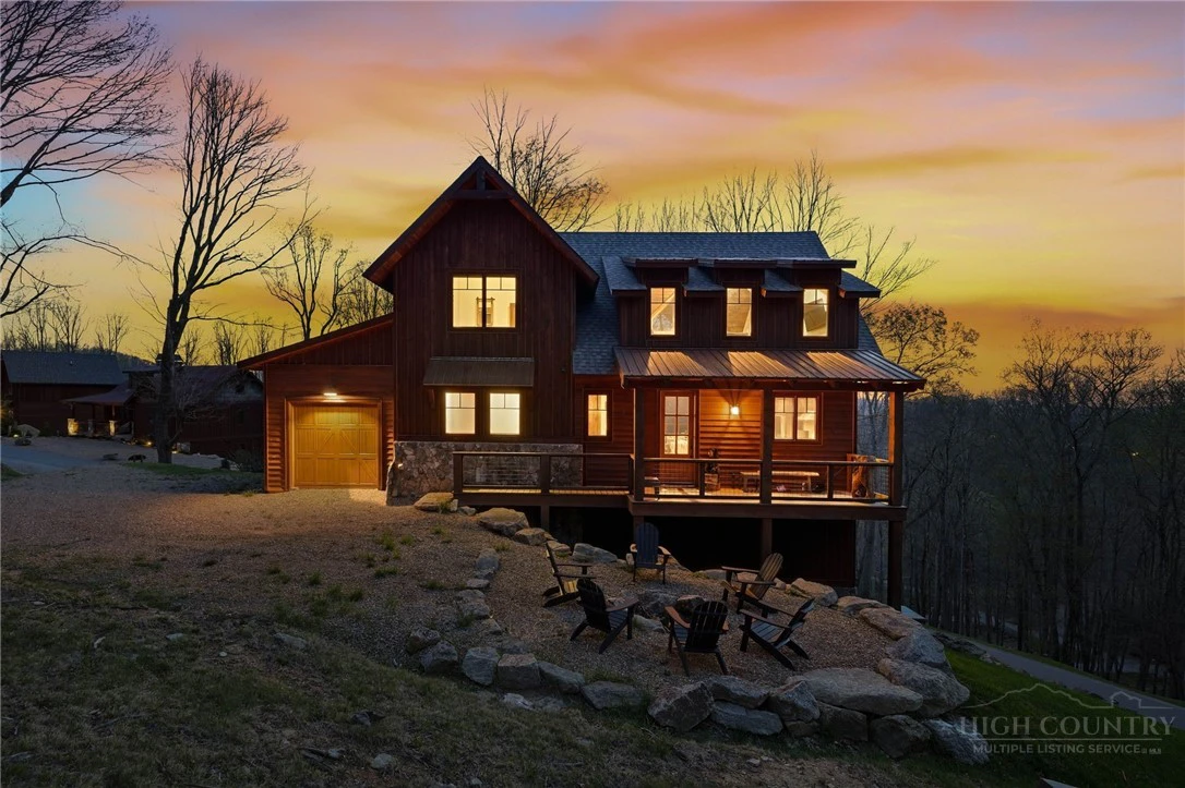 Image number 1 for the current listing