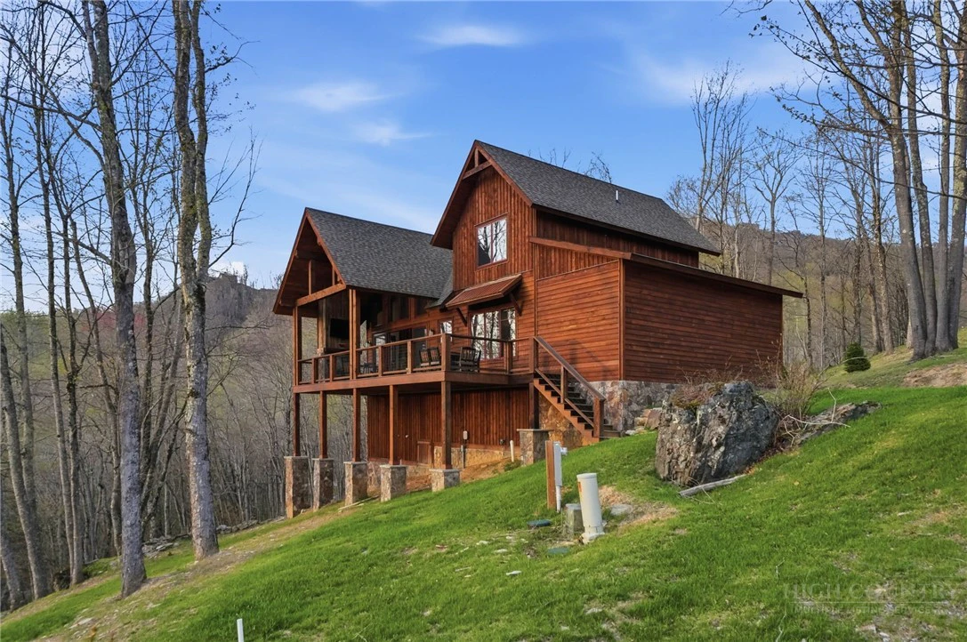 Image number 16 for the current listing