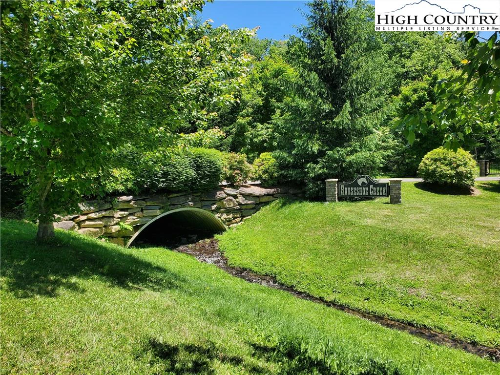 Image number 21 for the current listing