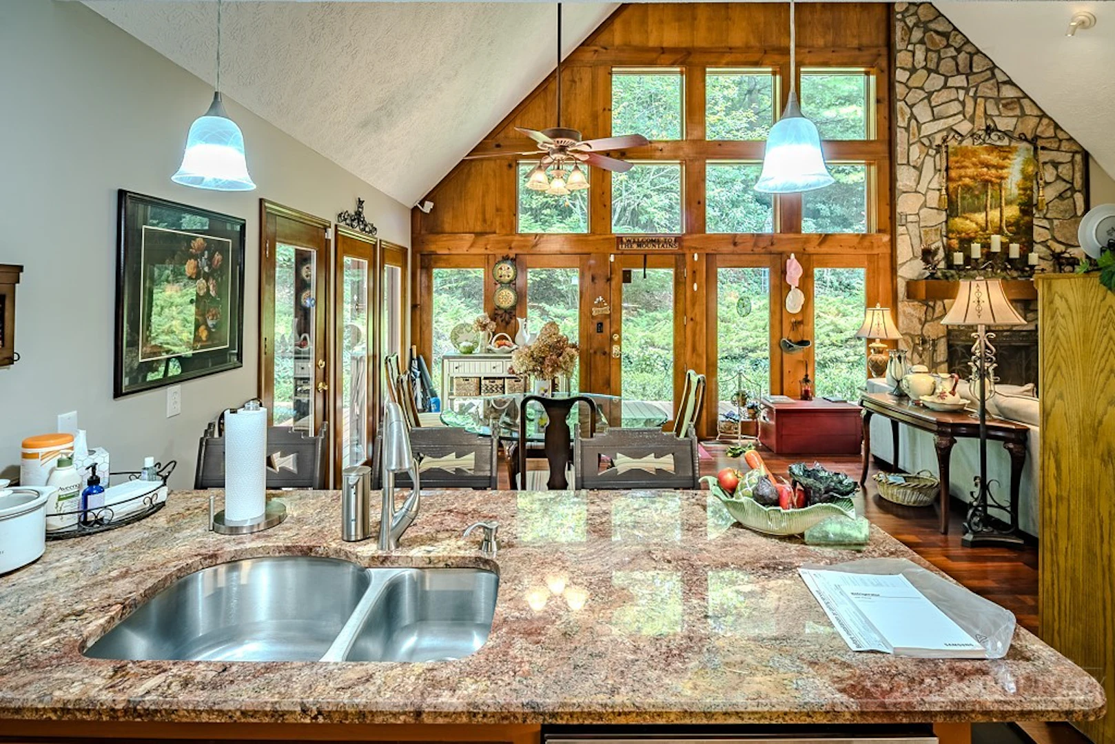 Image number 21 for the current listing
