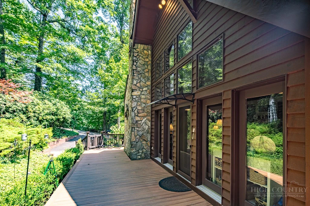 Image number 6 for the current listing
