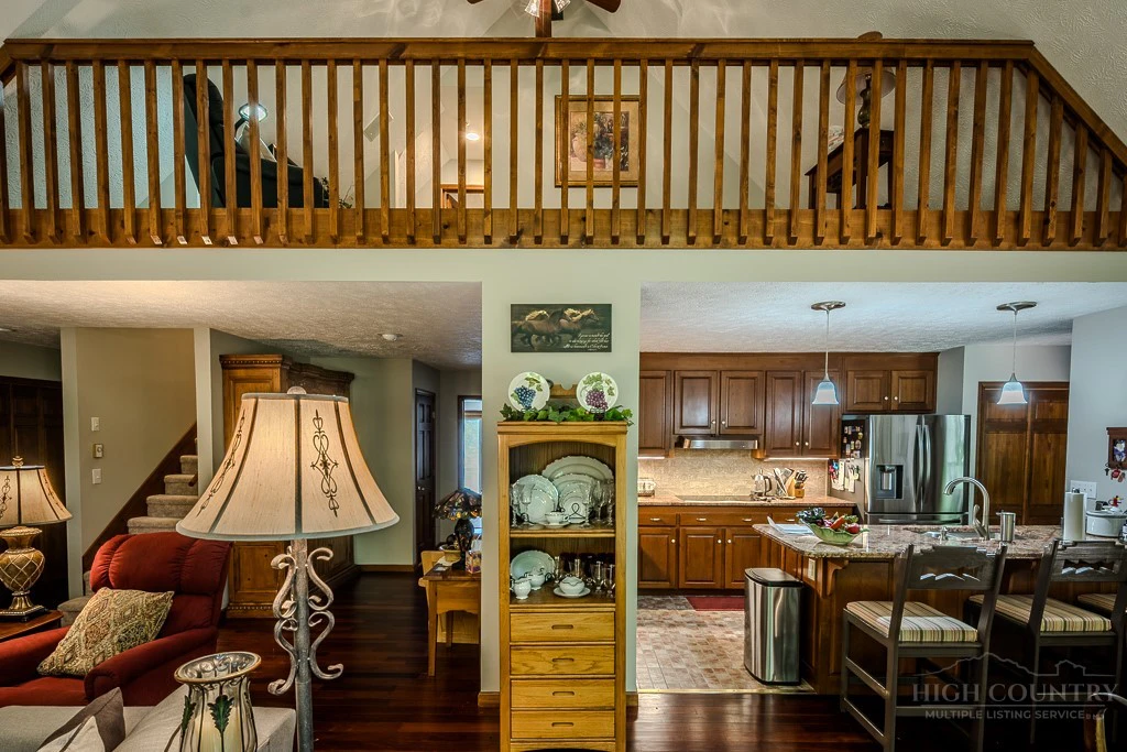 Image number 12 for the current listing