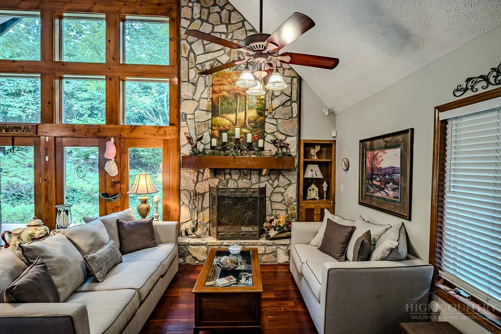 Image number 11 for the current listing