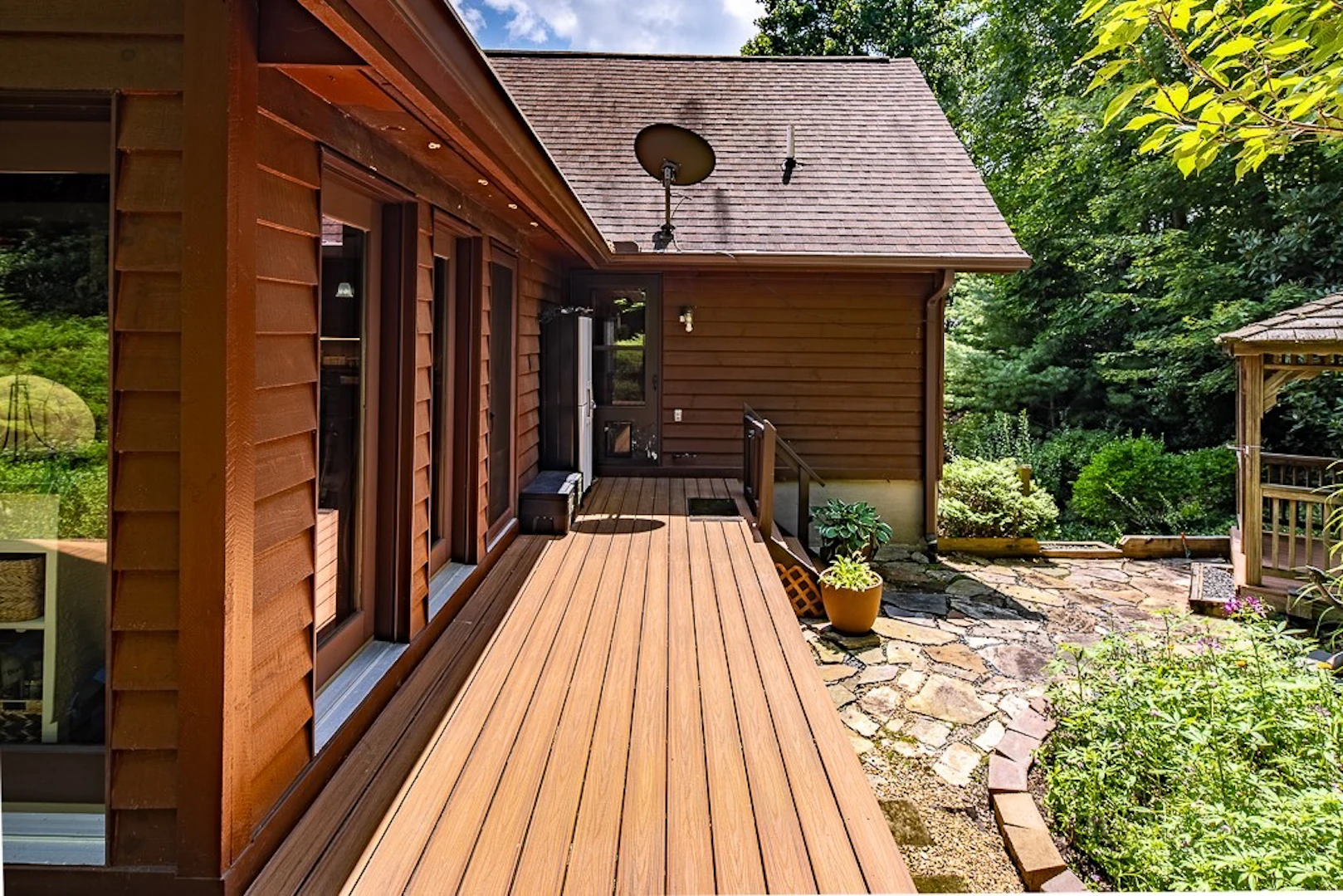 Image number 5 for the current listing