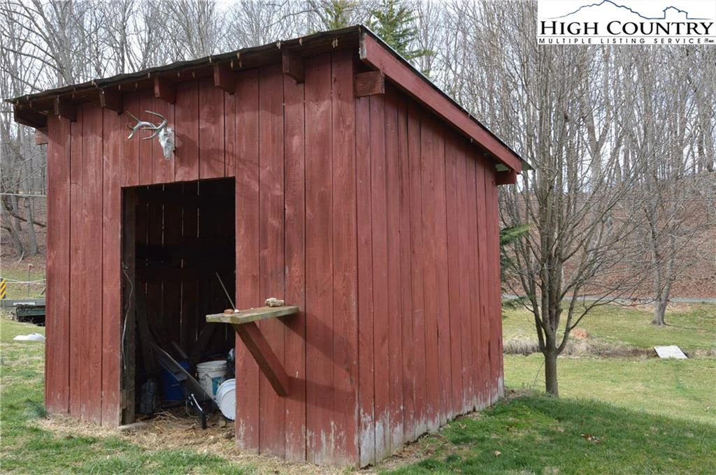 Image number 21 for the current listing