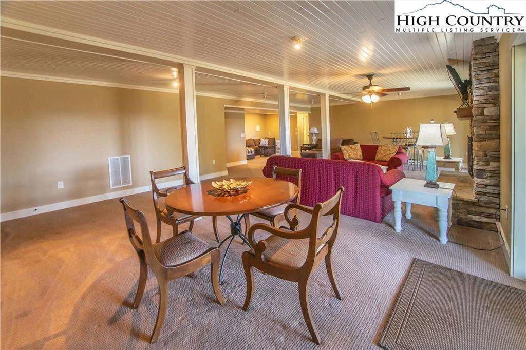 Image number 9 for the current listing