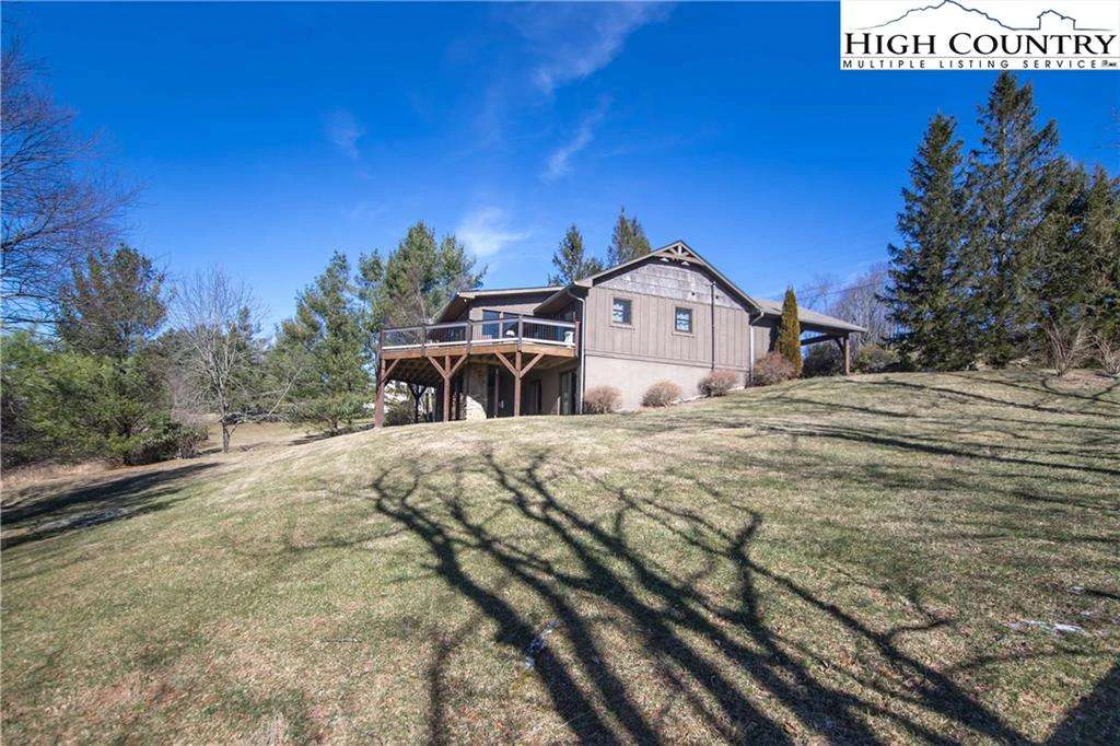 Image number 19 for the current listing
