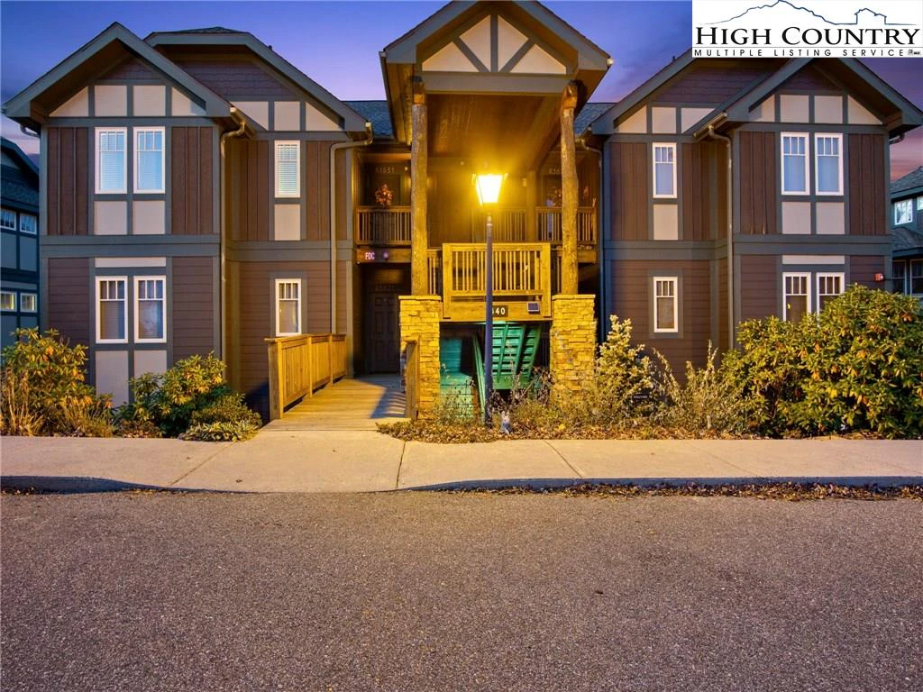 Image number 11 for the current listing