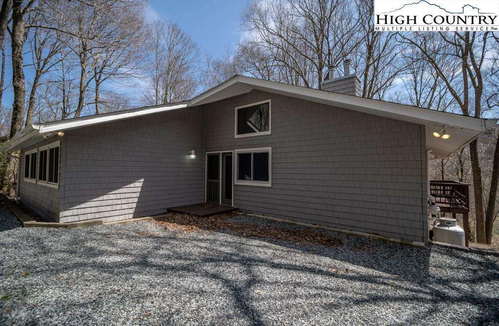 Image number 2 for the current listing