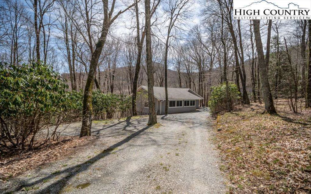 Image number 21 for the current listing