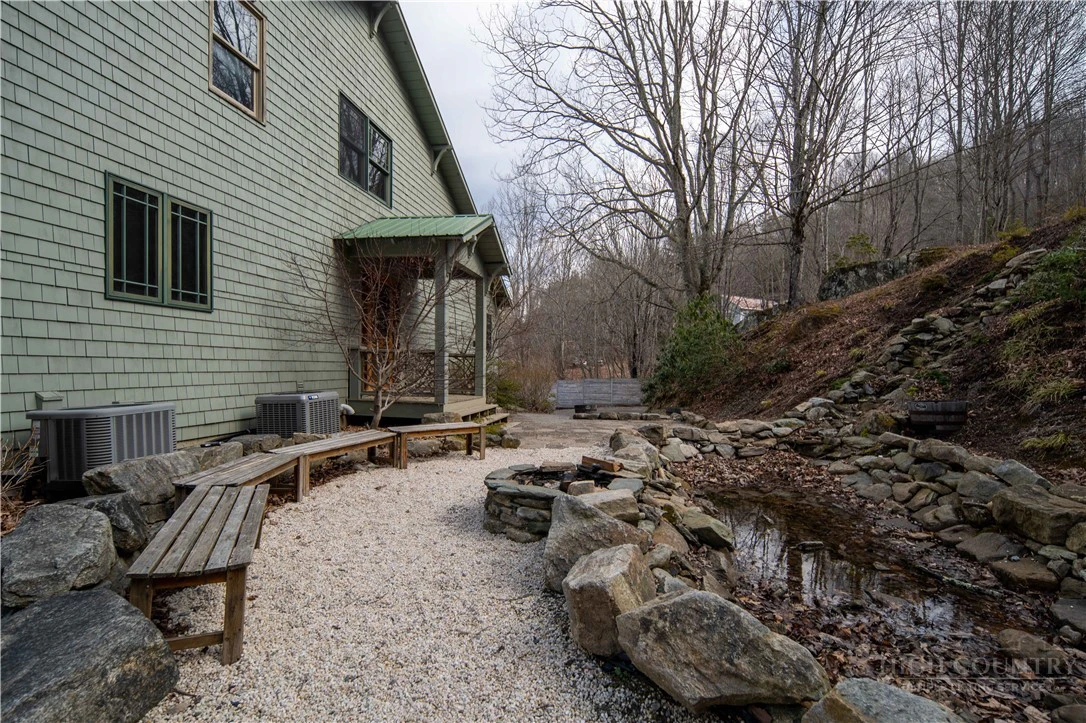 Image number 2 for the current listing