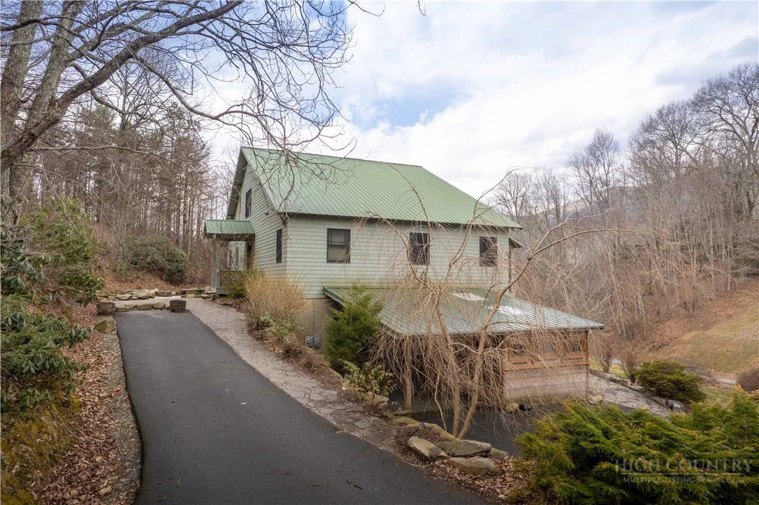 Image number 4 for the current listing
