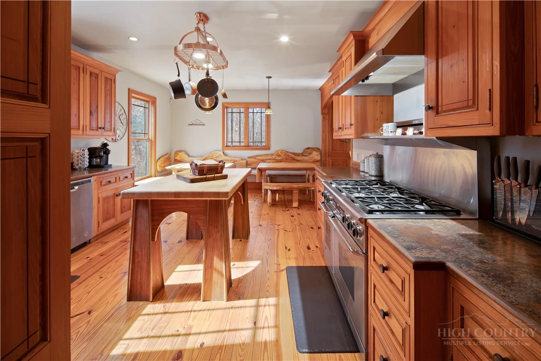 Image number 8 for the current listing