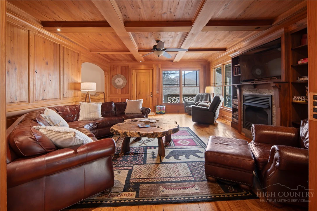 Image number 12 for the current listing