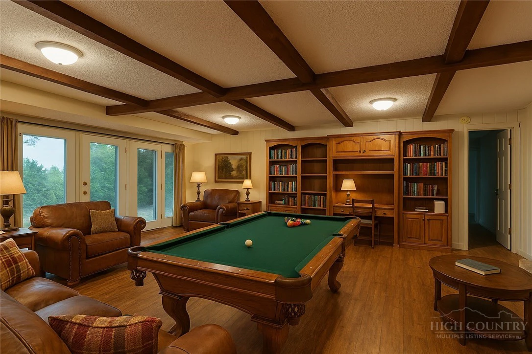 Image number 10 for the current listing